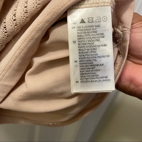 H&M nude knee length lace skirt elastic waistband - Picture 3 of 6